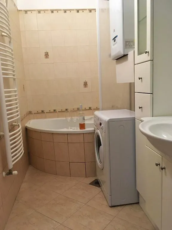 Diamonds Apartment With 2 Rooms Near Guzsdu Udvar Budapest
